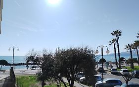 Incantevole Appartamento Davanti Al Mare, Chiavari
